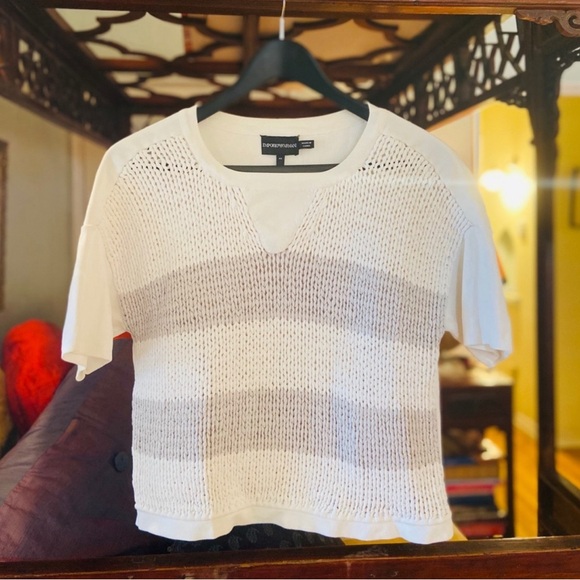 Giorgio Armani White V-Neck Sweater with Textured Knit and Short Sleeves
